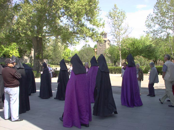 monaci armenia viaggio in armenia turismo armenia emotions magazine rivista viaggi rivista turismo