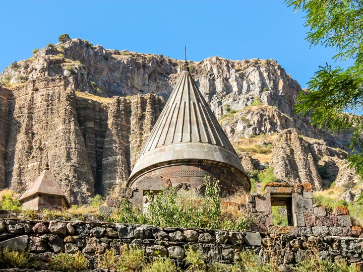 monastero armenia viaggio in armenia turismo armenia emotions magazine rivista viaggi rivista turismo